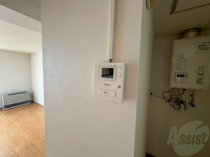 セキュリティ　ＴＶモニター付インターホンです。来客者の顔が見えるので安心！