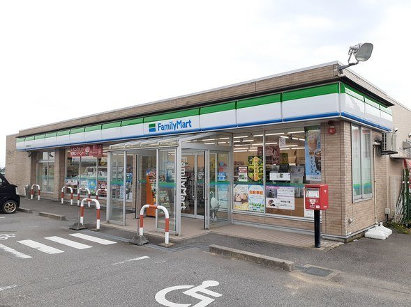 コンビニ　ファミリーマート 小矢部埴生北店（コンビニ）まで1213m