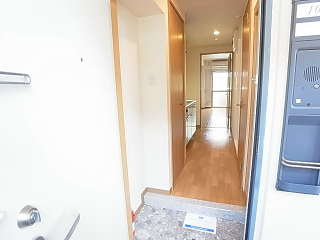 玄関　同仕様別部屋