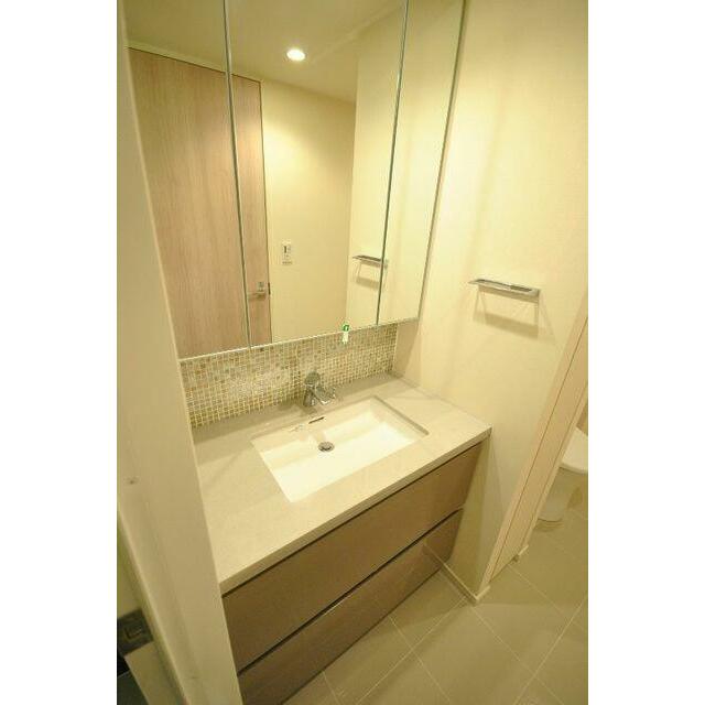 洗面設備　別部屋の参考写真です。