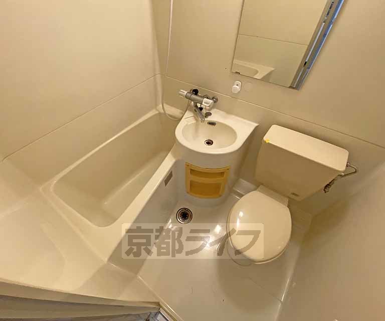 バス・シャワールーム　３点ユニットバスです。