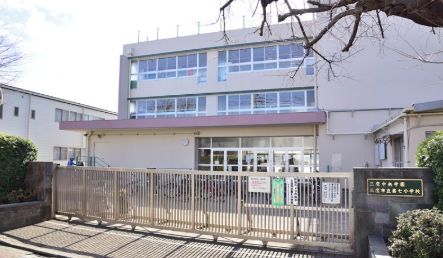 小学校　三鷹市立第七小学校（小学校）まで318m