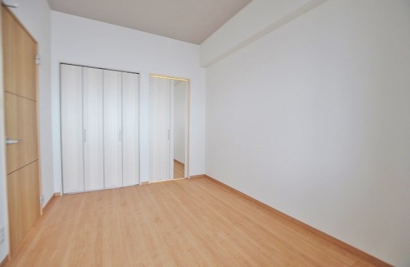 その他部屋・スペース　★洋室6.2帖は収納タップリ♪★