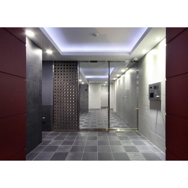 ロビー　風除室?