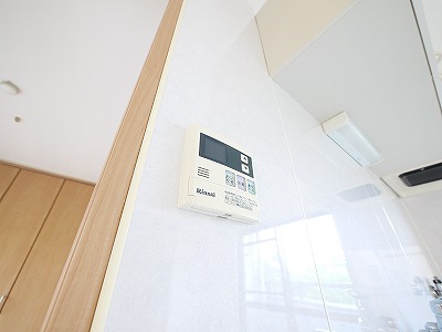 その他設備　給湯器リモコンです