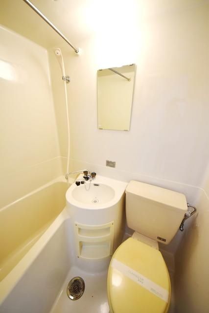 洗面設備　★鏡付きの洗面台です★