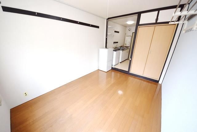 居室・リビング　★陽当たりの良い明るい洋室です★