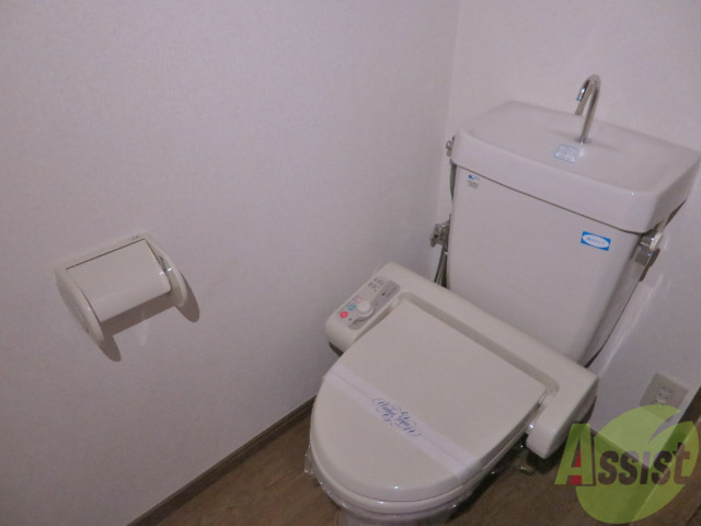 トイレ　こちらはトイレです。清潔感があり、安心して使用できます。