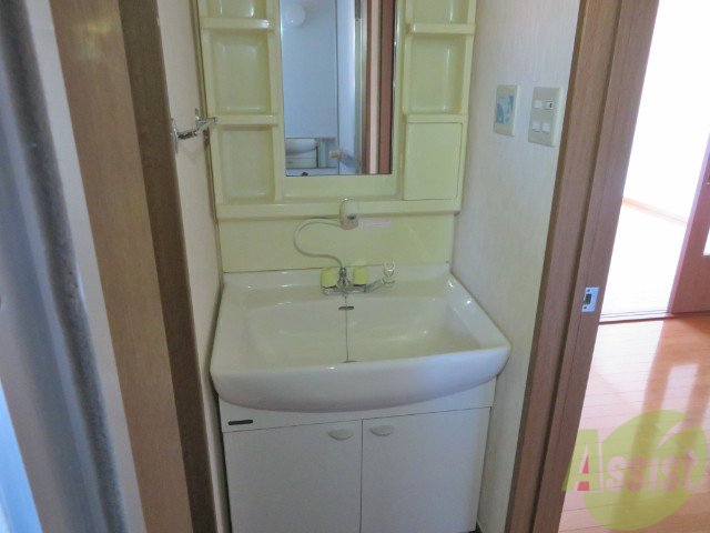 洗面設備　洗面台は独立していて、使いやすそうです。