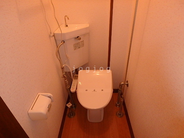 トイレ　温水洗浄便座