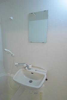 洗面設備　写真は205号室のものです。