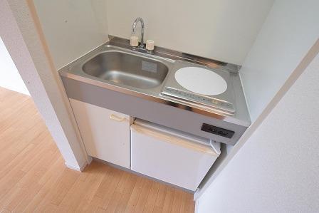 キッチン　写真は205号室のものです。