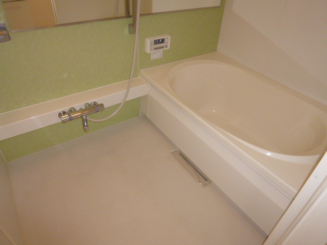 バス・シャワールーム　追い焚きバス