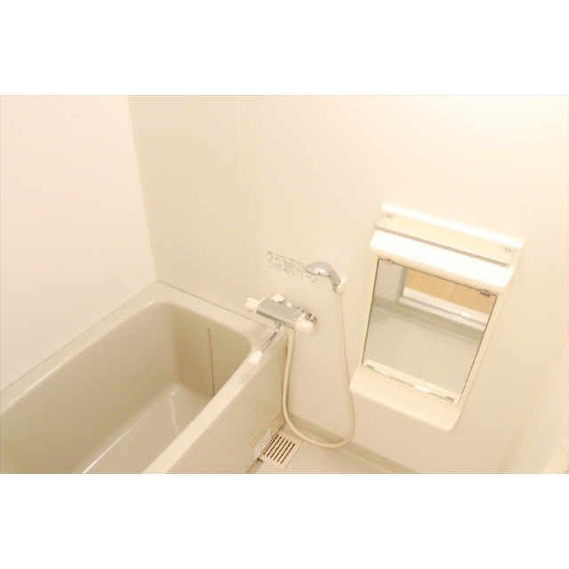 セキュリティ　サーモスタット水洗・浴室鏡付き