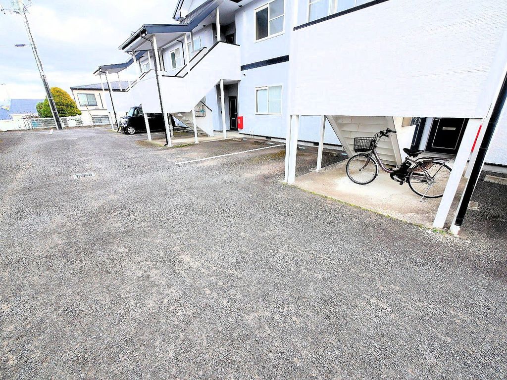 駐車場　駐車場