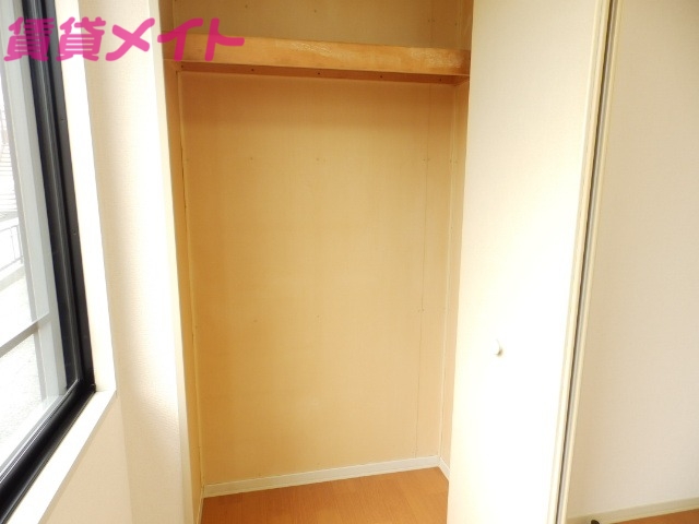 収納　同型反転タイプのお写真です