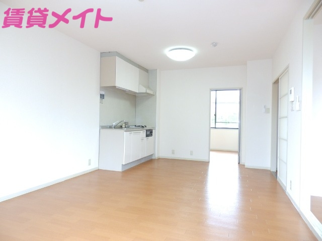 居室・リビング　同型反転タイプのお写真です