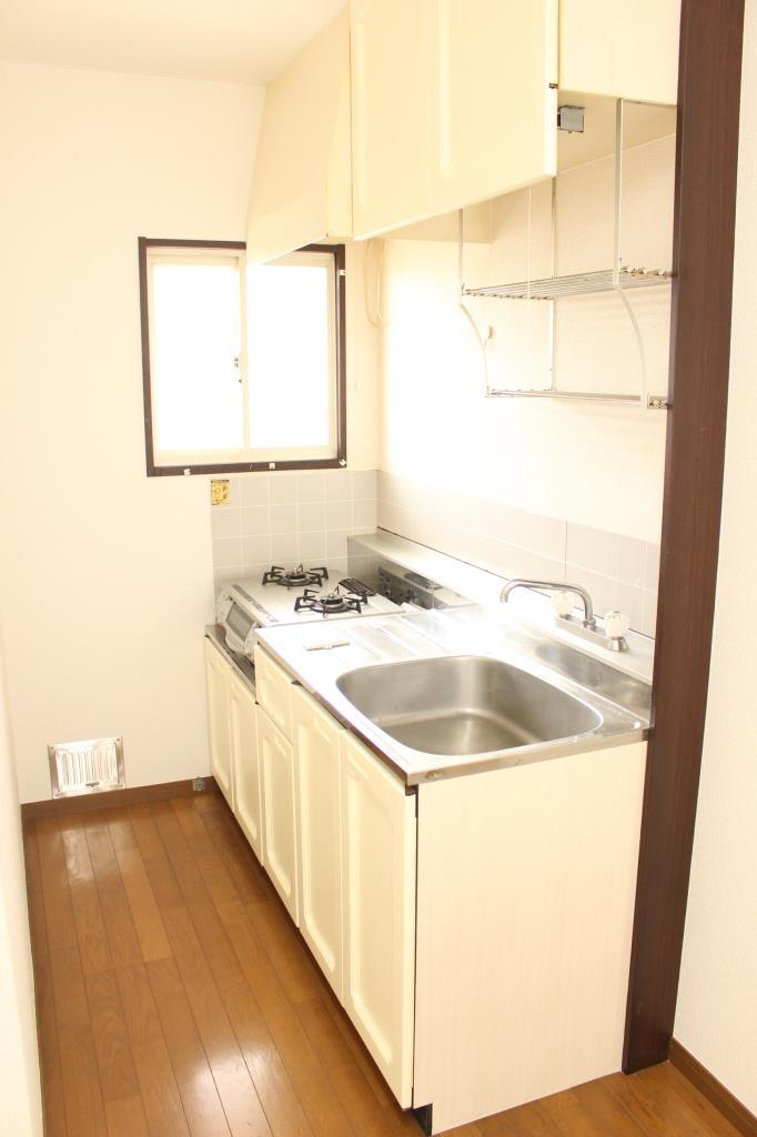 キッチン　広い作業台と水回りがポイント♪新品ガスコンロが設備で付いてま