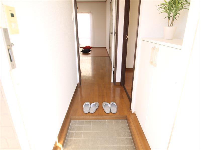 玄関　広々とした玄関です!