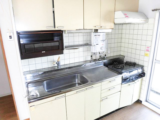 キッチン　※別部屋の写真です