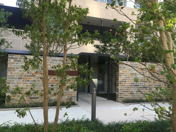 エントランス　エントランス