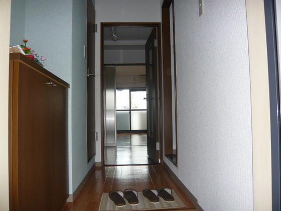 玄関　※別部屋の写真です