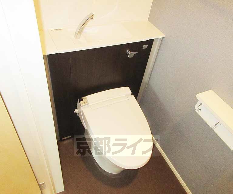 トイレ　ウォシュレット付いています