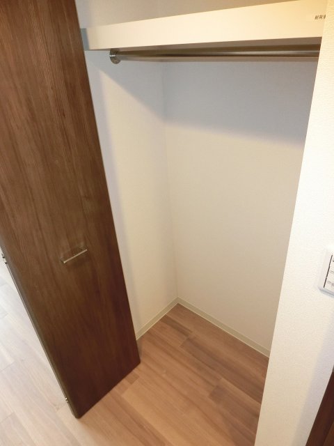 収納　同物件別号室の写真です。