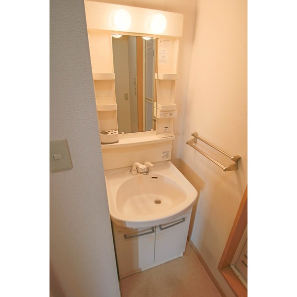 洗面設備　２階のお部屋です