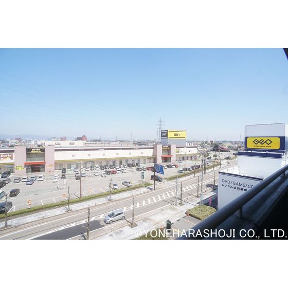 ショッピングセンター　メガドンキホーテユニー砺波店（ショッピングセンター）まで130m