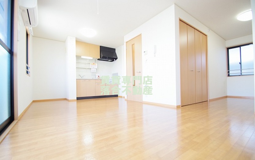 居室・リビング　13帖以上ある明るくて広々としたお部屋♪