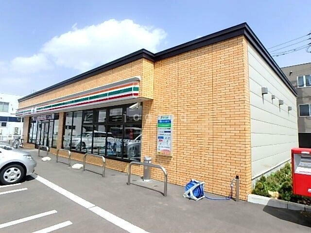 コンビニ　セブンイレブン札幌北21条東8丁目店（コンビニ）まで425m