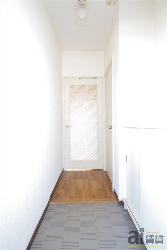 玄関　※別号室写真です。