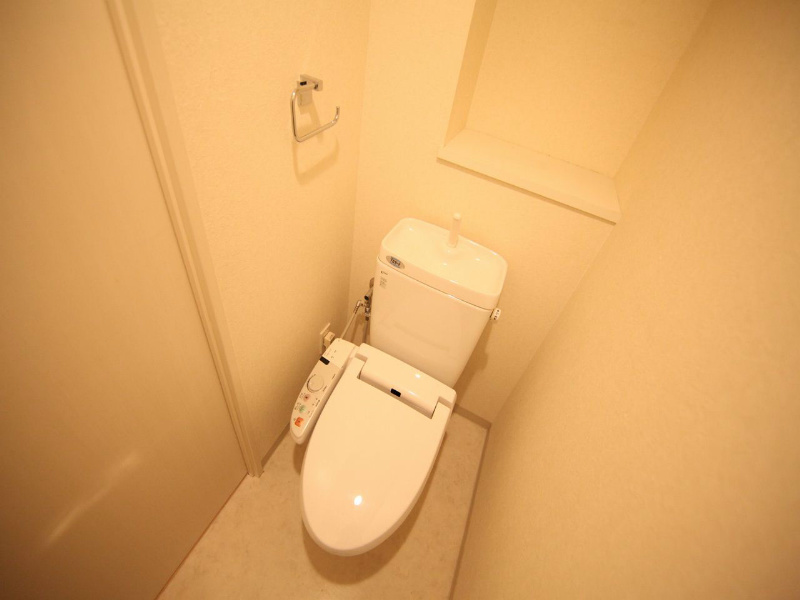 トイレ　温水洗浄暖房便座付トイレ