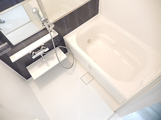 バス・シャワールーム　同建築会社の画像参照