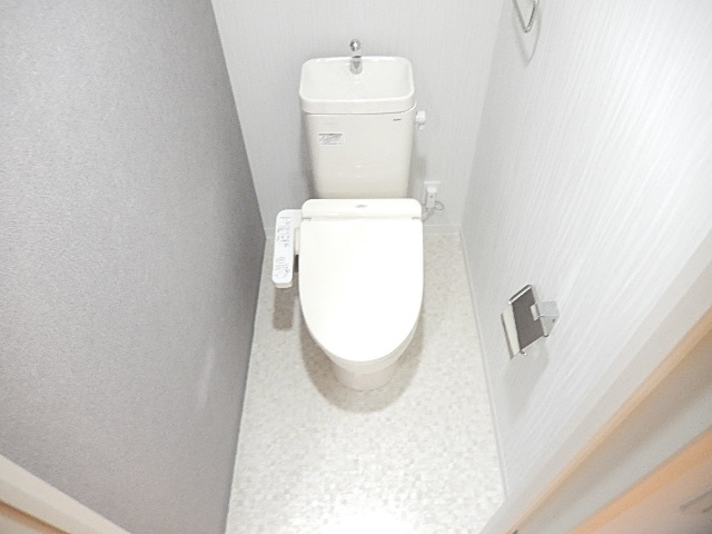 トイレ　同建築会社の画像参照