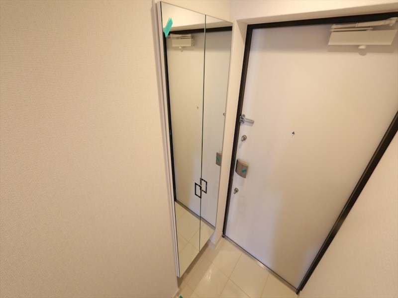 玄関　玄関　シューズボックス完備