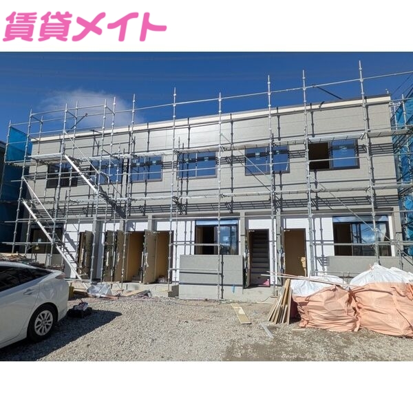 駐車場　建築中