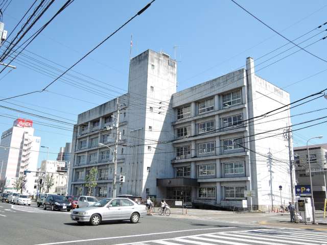 警察署・交番　高知警察署（警察署・交番）まで743m