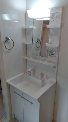 洗面設備　スペースが確保できる洗面所です