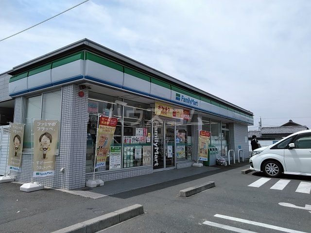 コンビニ　ファミリーマート　一宮いわと店（コンビニ）まで1218m