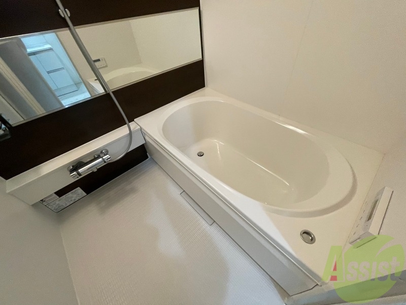 バス・シャワールーム　ユニットバスです。疲れを癒すのに欠かせませんね！