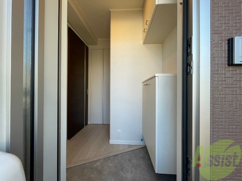 玄関　玄関の様子です。明るい印象ですね。気分もあがりそう。