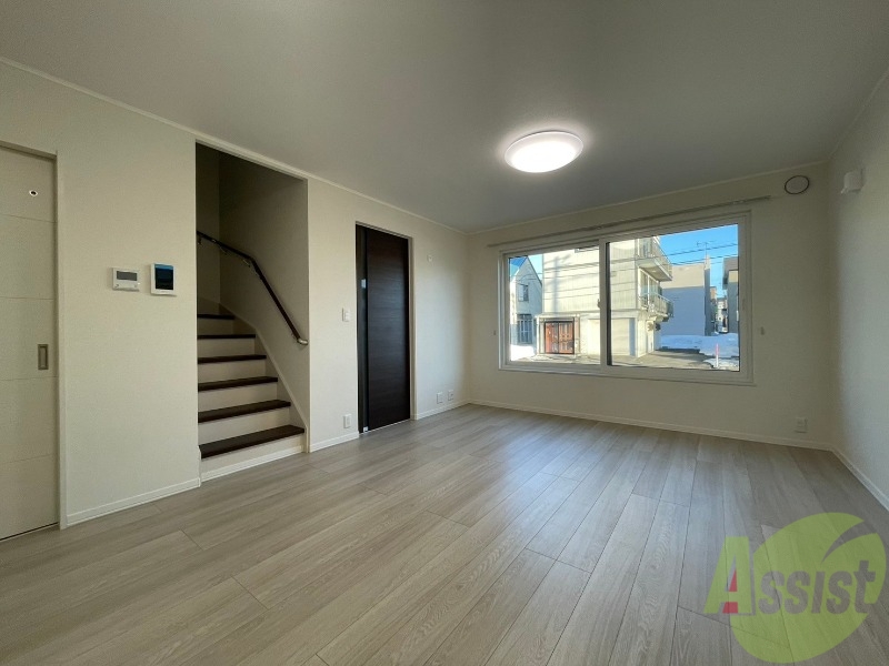 居室・リビング　広くてキレイなお部屋が広がっていて、充実した生活が送れそう。