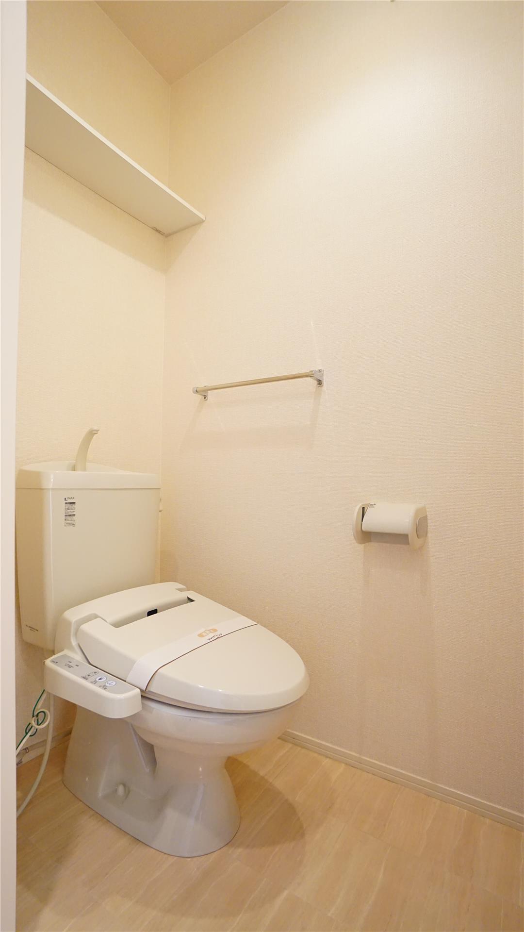 トイレ　別のお部屋のお写真です