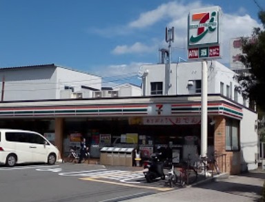 コンビニ　セブンイレブン大阪東三国2丁目店（コンビニ）まで206m
