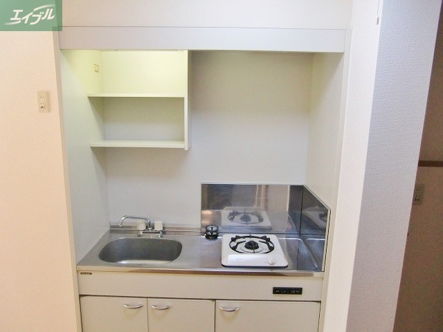 キッチン　同物件別部屋の写真です