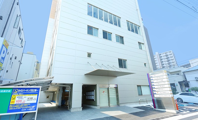 病院　足立メディカルモール（病院）まで235m