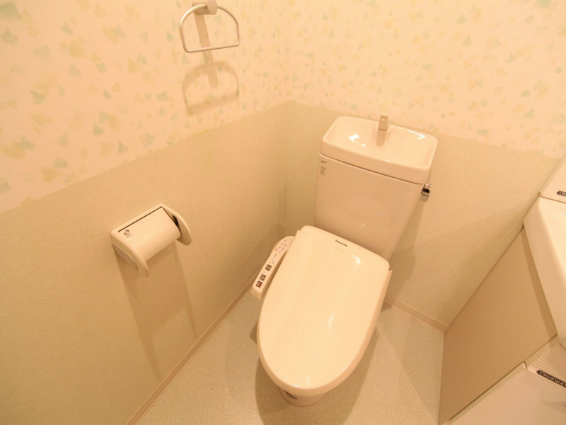 トイレ　温水洗浄便座付トイレ