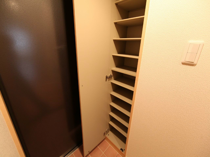 玄関　玄関　シューズボックス付　ダブルロック